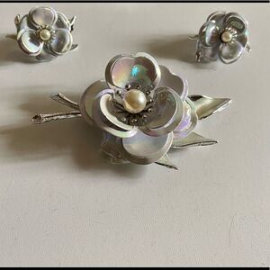 VINTAGE brooch & earrings unsigned Coro